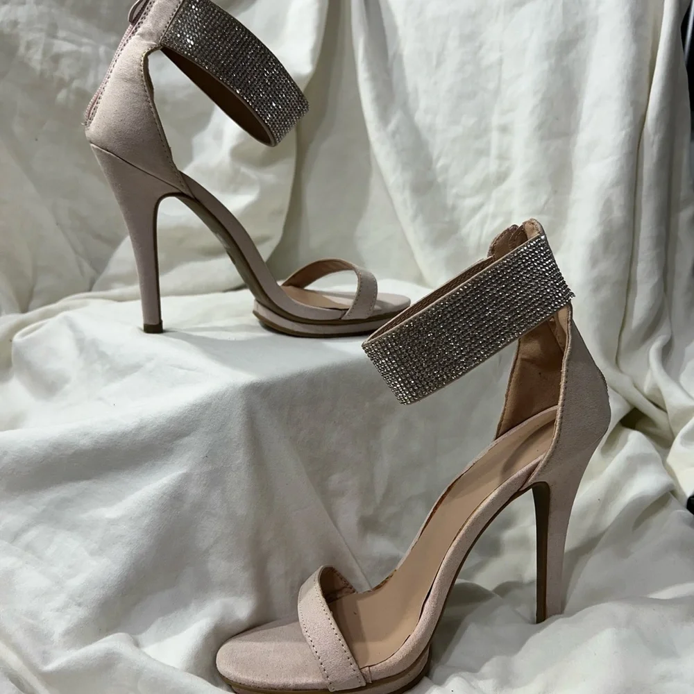 LOV MARK LADYS PINK 4 3/4” INCH HEEL NEVER WORN W/RHINESTONE ANKLE STRAP☑️